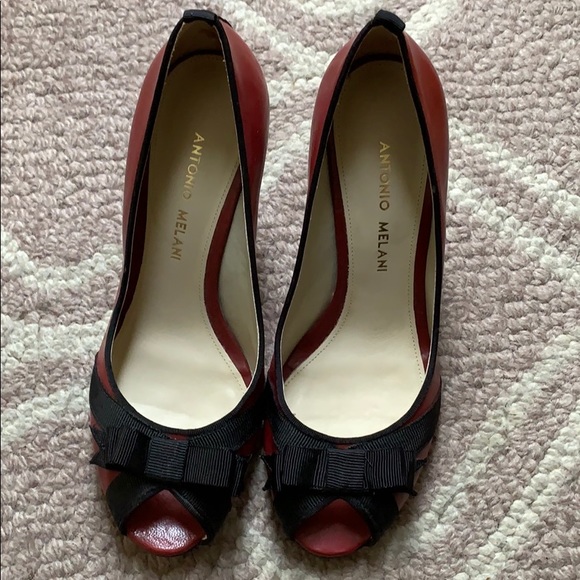 Antonio Melani red with black bow pumps. - Picture 1 of 6